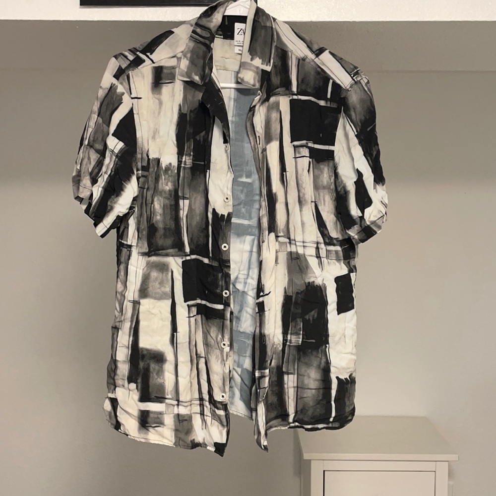 Men’s Zara shirt medium